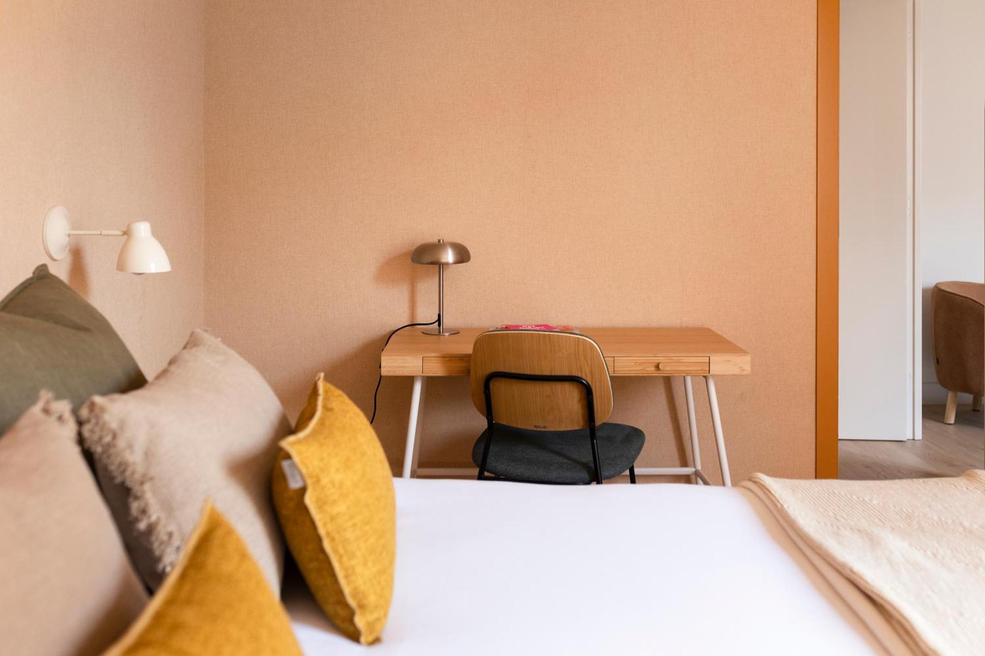 Apartment C211